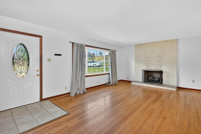 Photo - 316 Morningside Dr SW