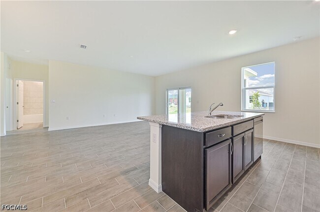 2832 NW 21st Pl