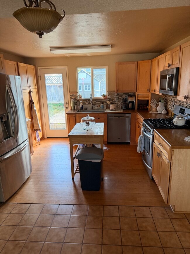 Photo - 416 Coral Cir