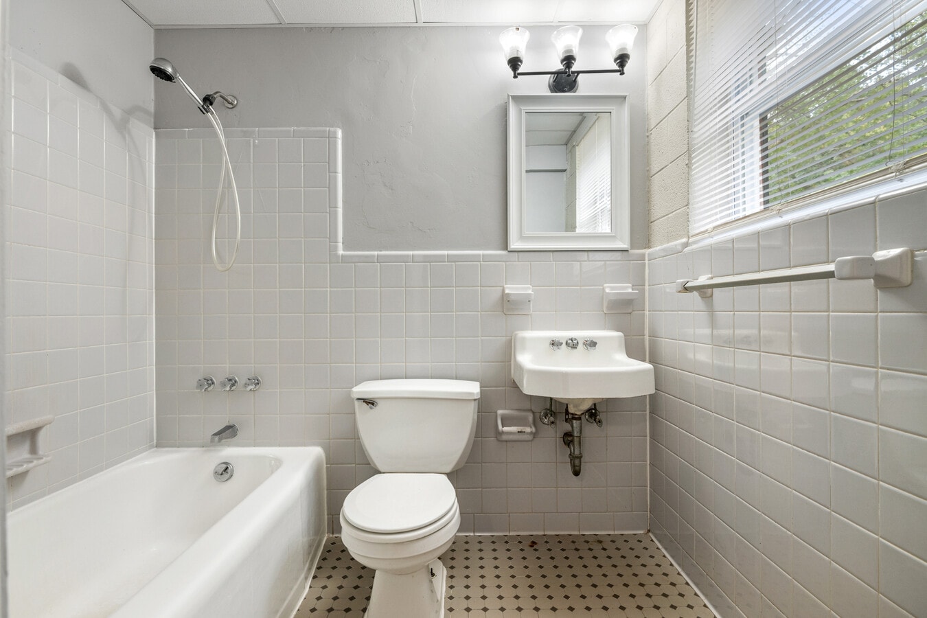 Photo - 2211 Morehead Ave