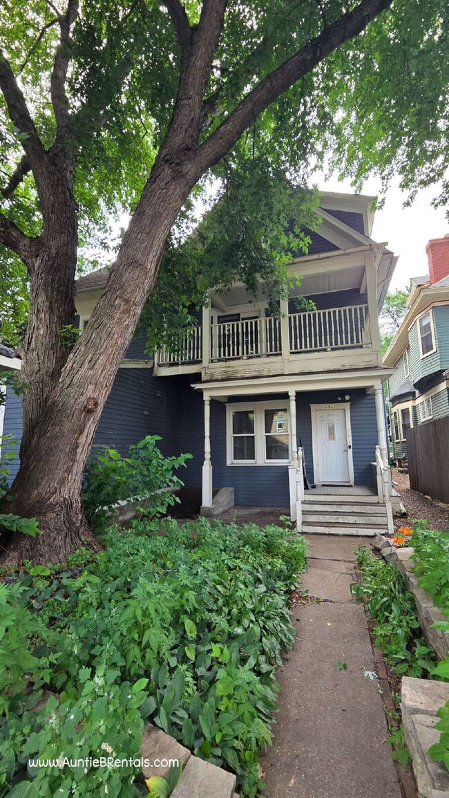 Photo - 3 bed - 1 bath One block from Grand Ave in St. Paul Unit # 1 (main level)