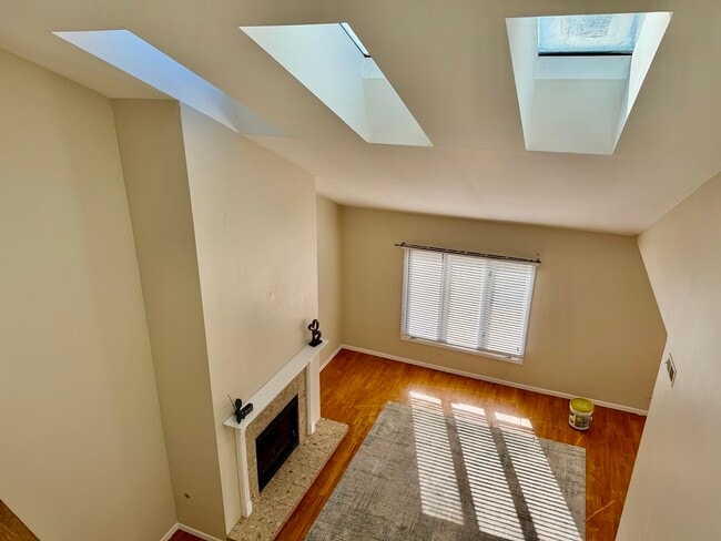 Photo - 909 Suffolk Ct