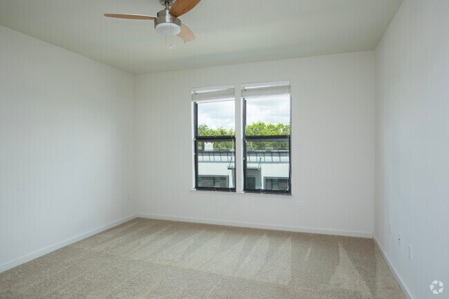 2BR, 2BA - 1226SF - 936 S Howard Ave Tampa, FL 33606-2421