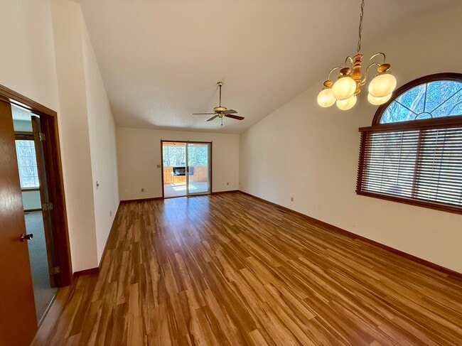 Photo - 5673 Donegal Ct