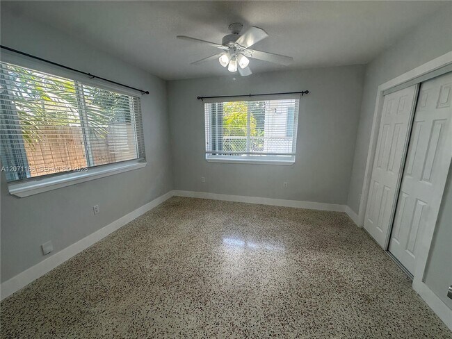836 81st St Unidad 4