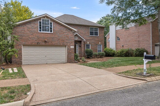 Photo - Spotless home in sought after Fieldstone Farms!