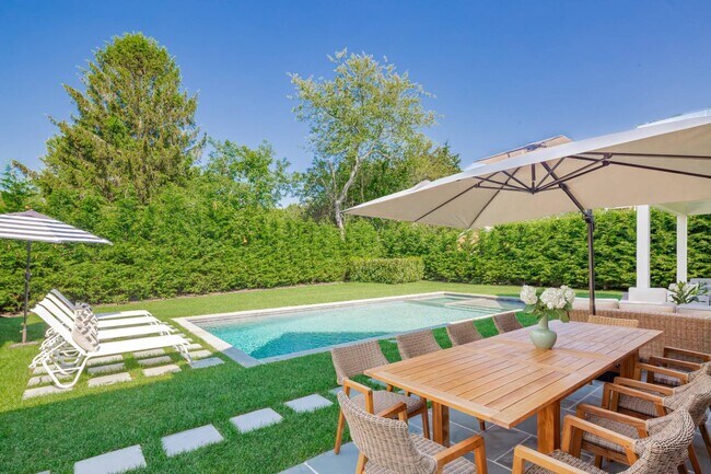 Photo - 82 Halsey Ln