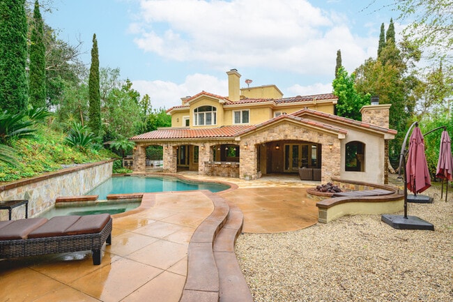 Photo - Elegant 5BR Furnished Estate with Pool & G...