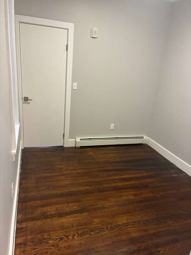 Photo - 114 Maple St Unit 1R