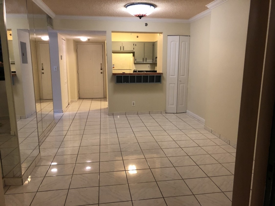 Photo - 546 SW 1st St (Miami, FL)