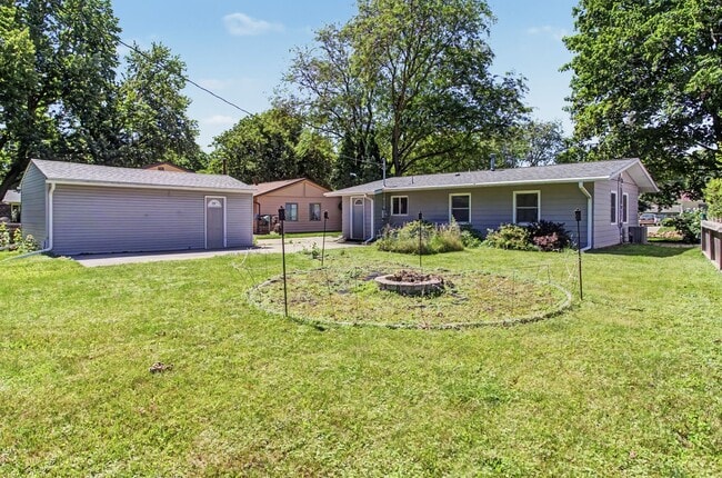 Photo - CHARMING RANCH!! 3 Bed, 1 Bath Home in Ames