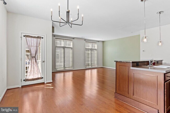 Photo - 3030 Meridian Cmns