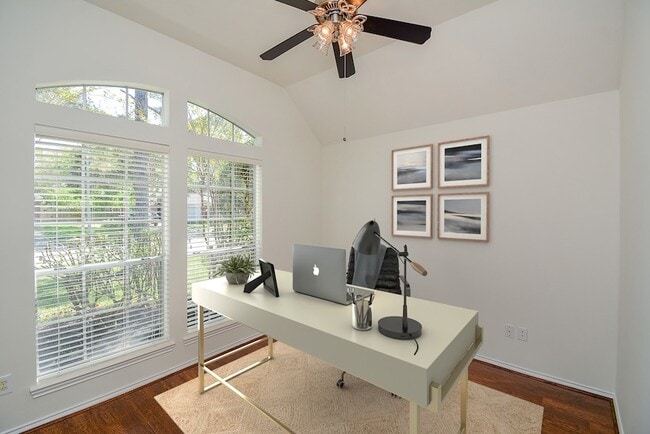Photo - 3815 Summerfield Dr
