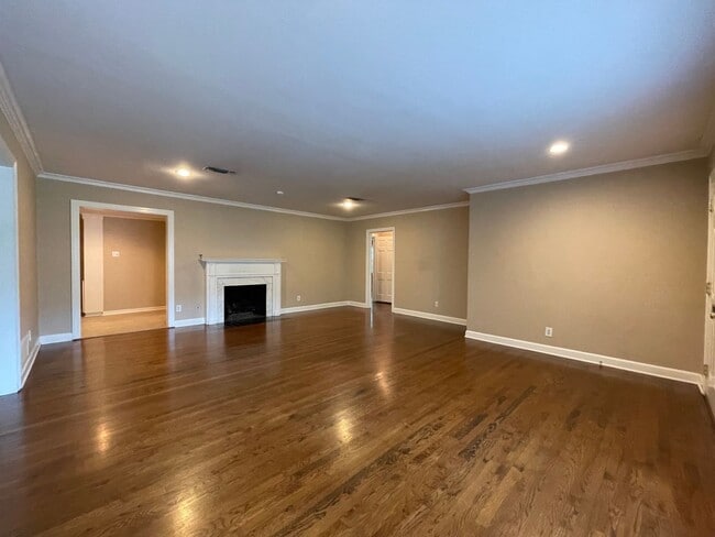 Photo - AVAILABLE NOW--3 BEDROOM 2 BATH HOME IN TCU AREA