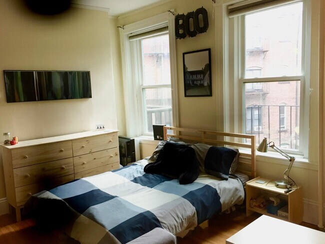 4 Symphony Rd Unit 3