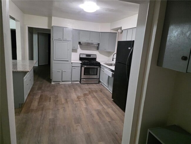 Photo - 2411 Lauradale Dr