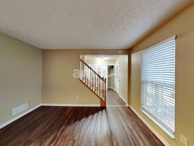 Photo - 4460 Landmark Rd