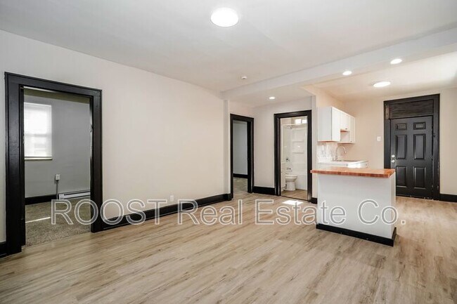 Photo - 98-100 N Hague Ave