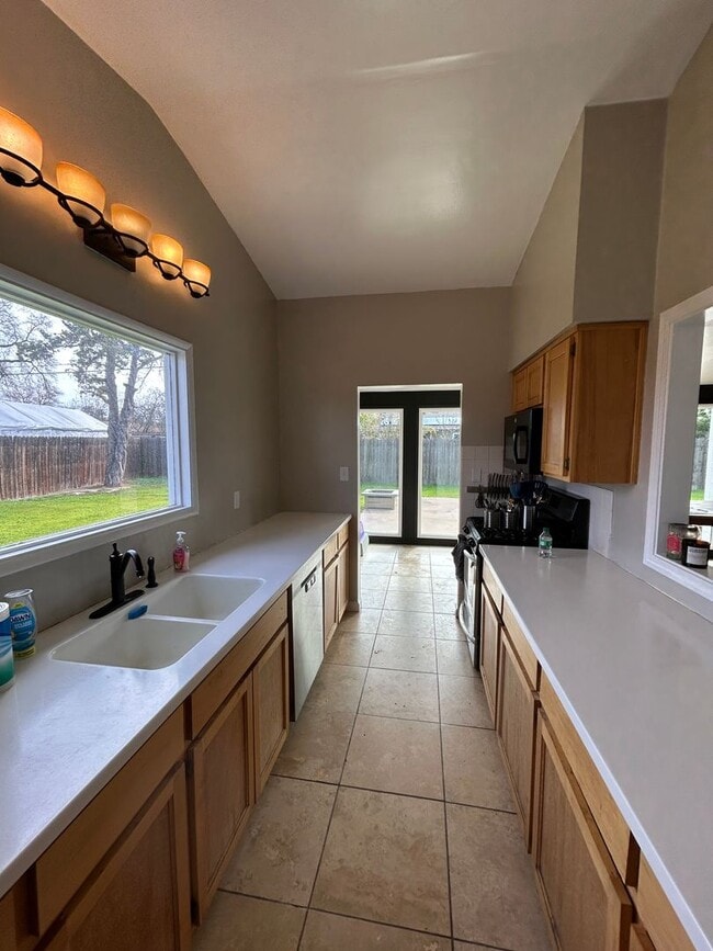 Photo - Updated in North Hanford