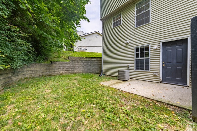 3BR, 2BA - 1,150SF - Backyard