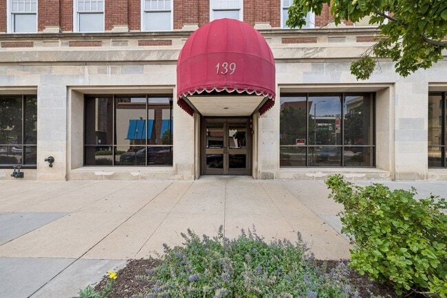 Building Photo - Downtown 2 bedroom Condo!