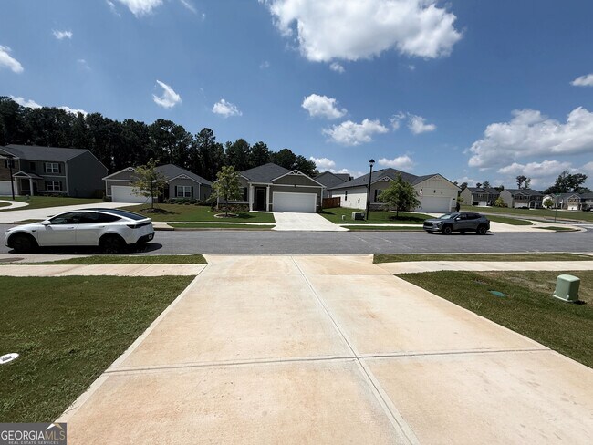 Photo - 174 Woodbrook Trl