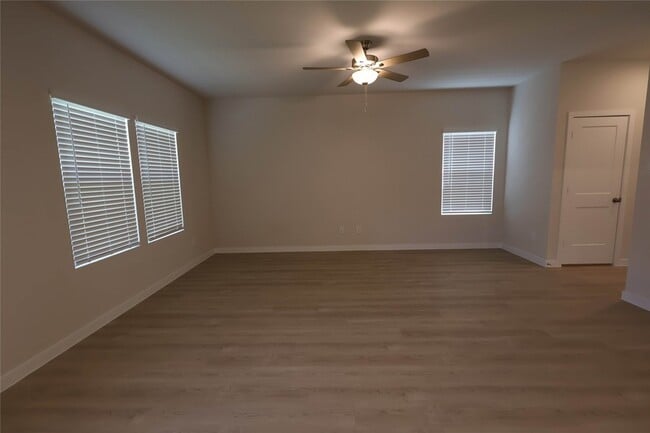 Photo - 7757 Bergamot Cir