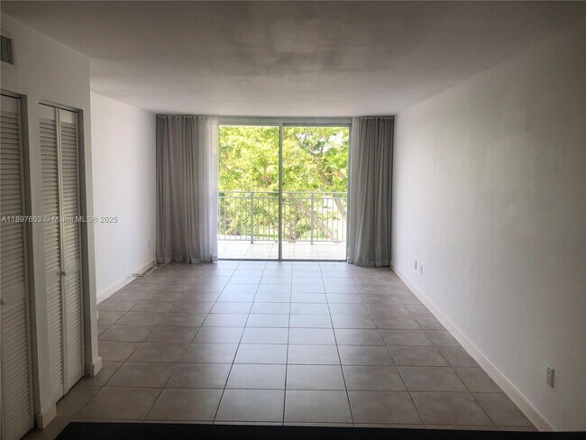 Photo - 750 NE 64th St Unidad B401