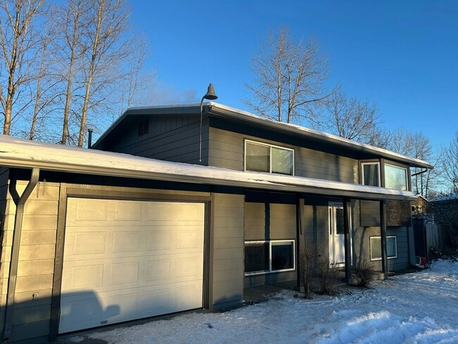 Building Photo - 2011 Salem Ct