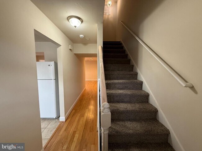 Photo - 405 Olde Greenwich Cir