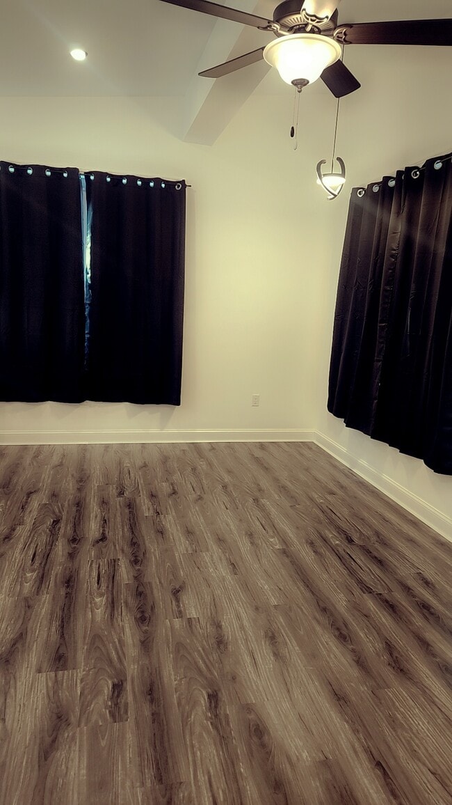 Sala de estar - 806 N Ann St Unidad Newly built 1 bedroom apa