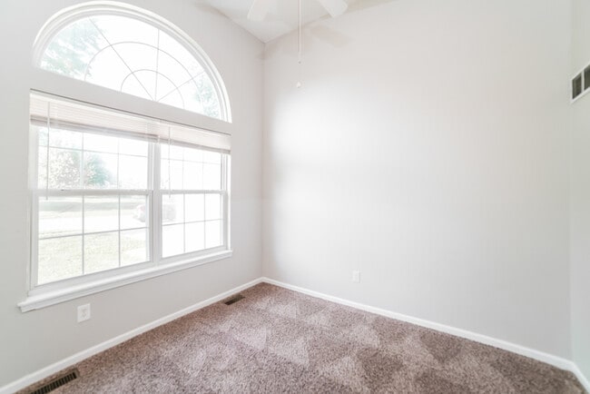 Photo - 117 E Foxwood Dr