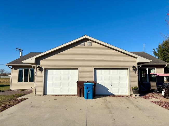 Photo - 1626-1628 S Wayne Unit 1628