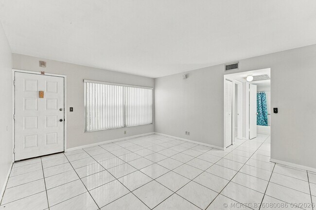 3668 N University Dr Unit D-7