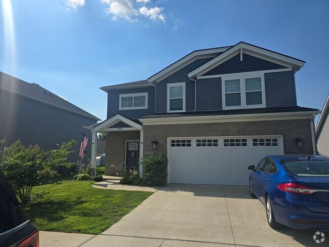 Building Photo - 3 Bed, 2.5 Bath Home in a Great Neighborhood!