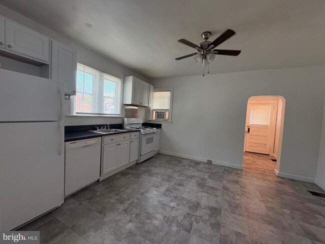 314 W 4th St