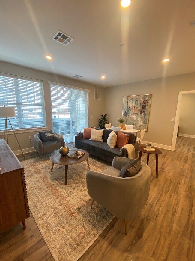 Bright and Airy 2 Bedroom Corner Unit