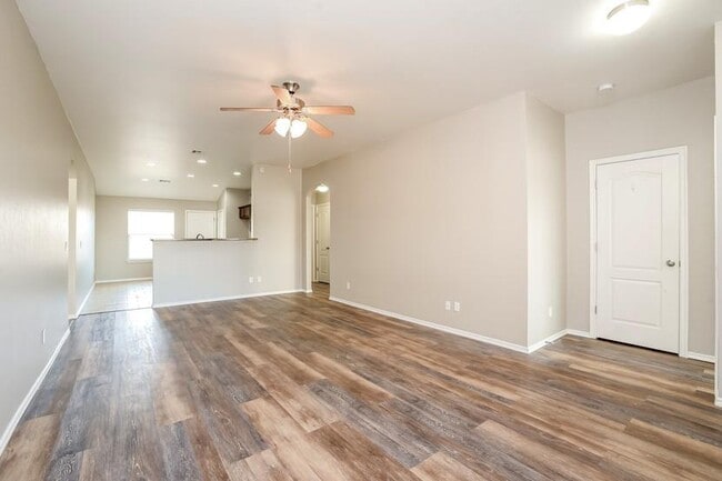 Photo - 2110 Bradford Ln