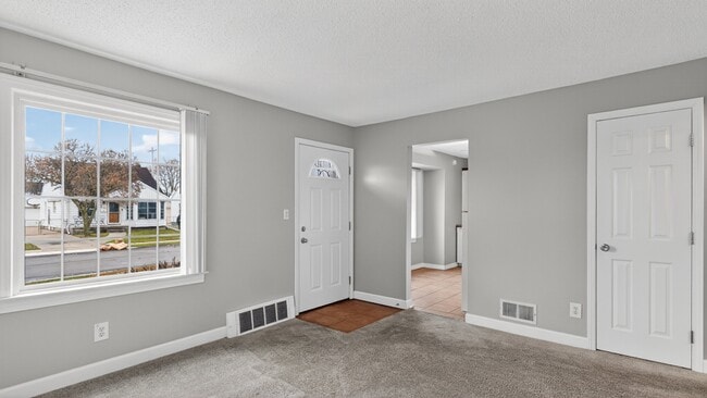 Photo - 648 Mayflower Ave