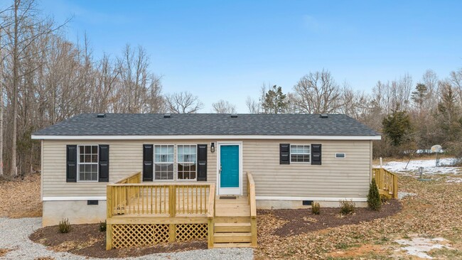 Newly Remodeled 3-Bedroom Home in Cumberland! - Newly Remodeled 3-Bedroom Home in Cumberland!