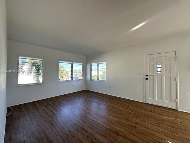 Photo - 1910 Biarritz Dr Unit 3