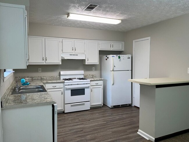 Photo - Secluded but Centrally Located 3 Bed/2 Bath Ranch!