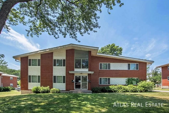 Building Photo - 6654 Maywood Ave Unit B