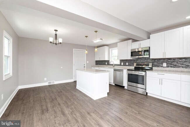 Photo - 7110 Marston Rd