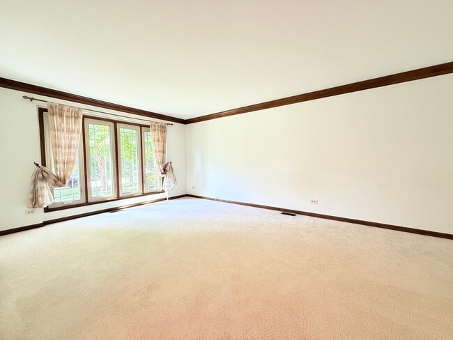 Photo - 2318 River Woods Dr