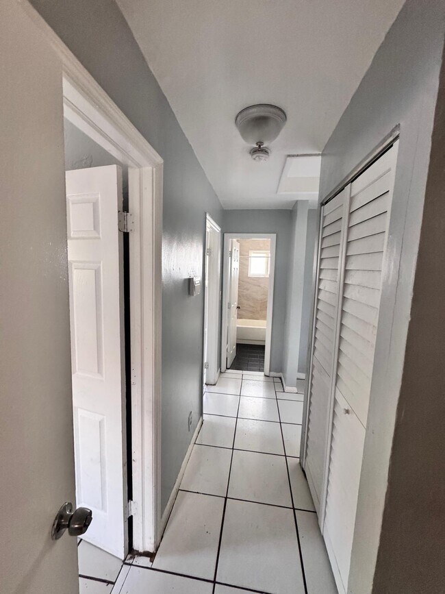 Photo - 1132 NW 5th Ct