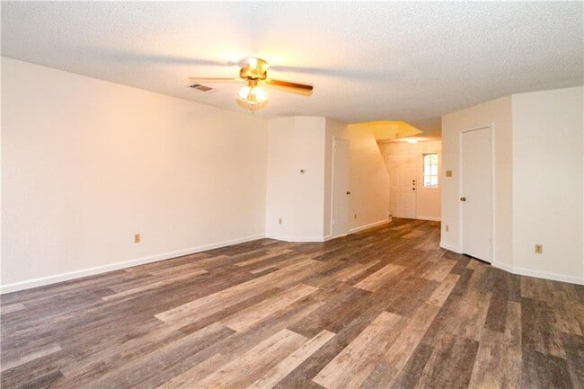 Photo - 900 Sweetwater River Dr