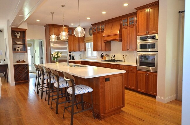 Photo - 135 E Avenue