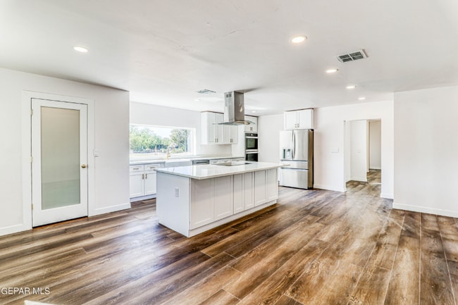 Photo - 1040 Hess Terrace