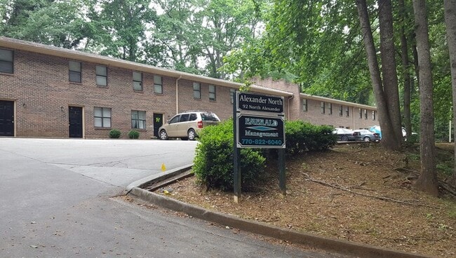 Building Photo - READY NOW!!! Corner Unit! 2 Bedroom 1.5 to...